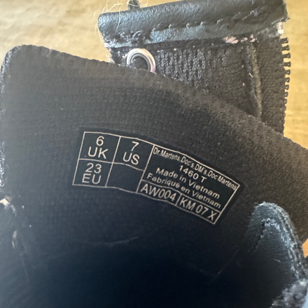 Dr. Martens Kids Pink Lace-Up Boots - Picture 4 of 4